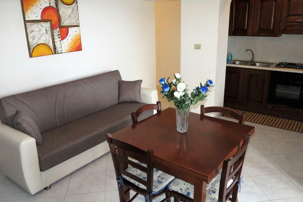 Ferienwohnung Yellowhouse Cala Gonone Exterior foto
